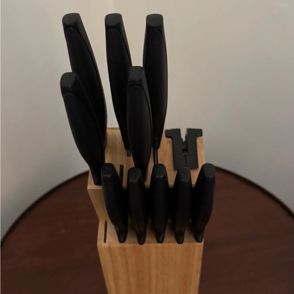Wooden Holder, 10 Piece Stainless Steel Knife Set with Built-In Sharpener